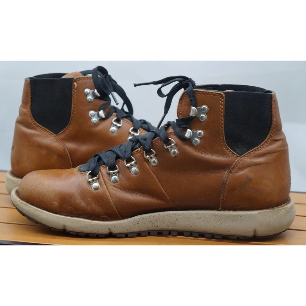 Danner Vertigo 917 Boot . Light Brown . Size 13
